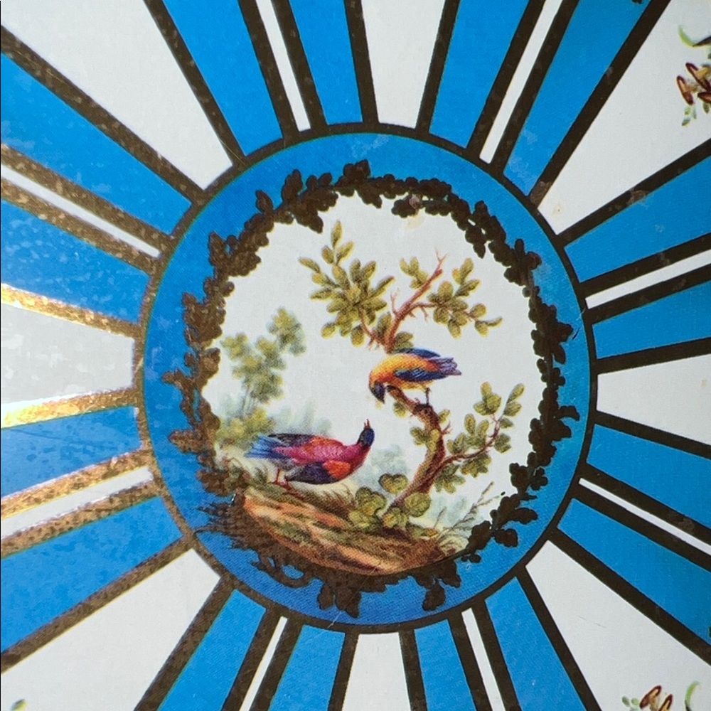 French porcelain vase inspired composite metal carousel plate - Picture 4 of 6